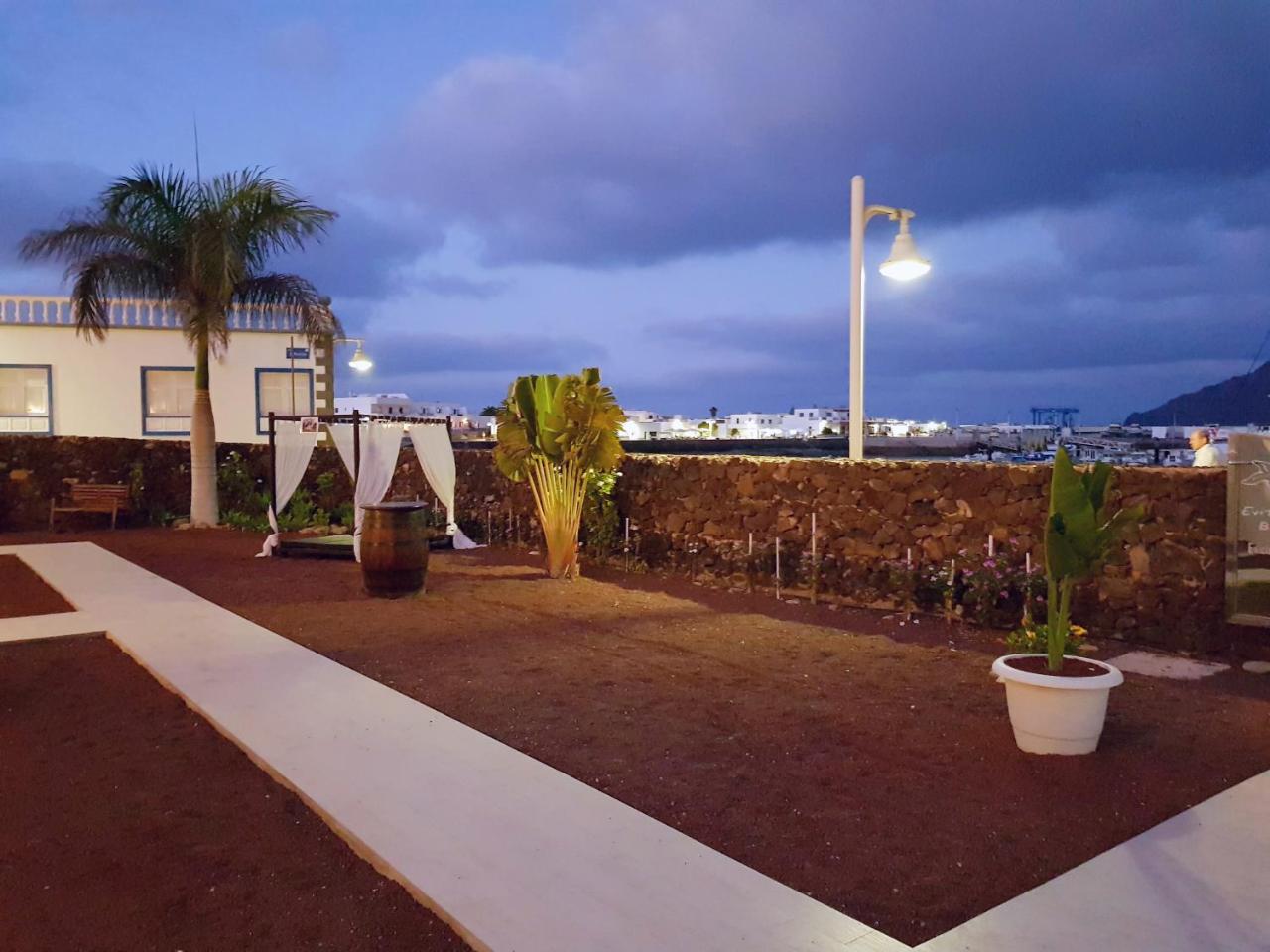La Graciosa Camelia Beach Vistas Mar Caleta de Sebo Exterior photo